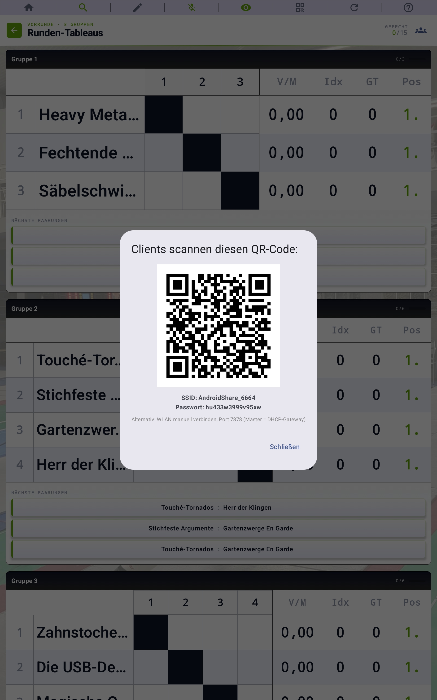 Master-surfplatta med infällt QR-koddialog över lagrond-tablåerna, med SSID och lösenord för master-hotspoten